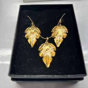 Vintage Gold Tone Leaf Necklace, with Matching Earrings --Fashion Jewelry 1980s